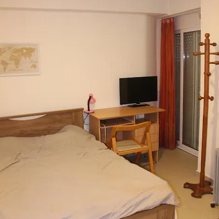 Sleeps 2 With Free Parking 公寓