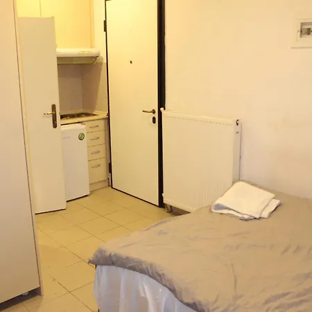 公寓 Sleeps 2 With Free Parking